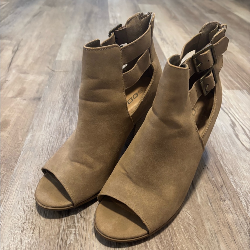 Women's Tan Peep-Toe Ankle Boots